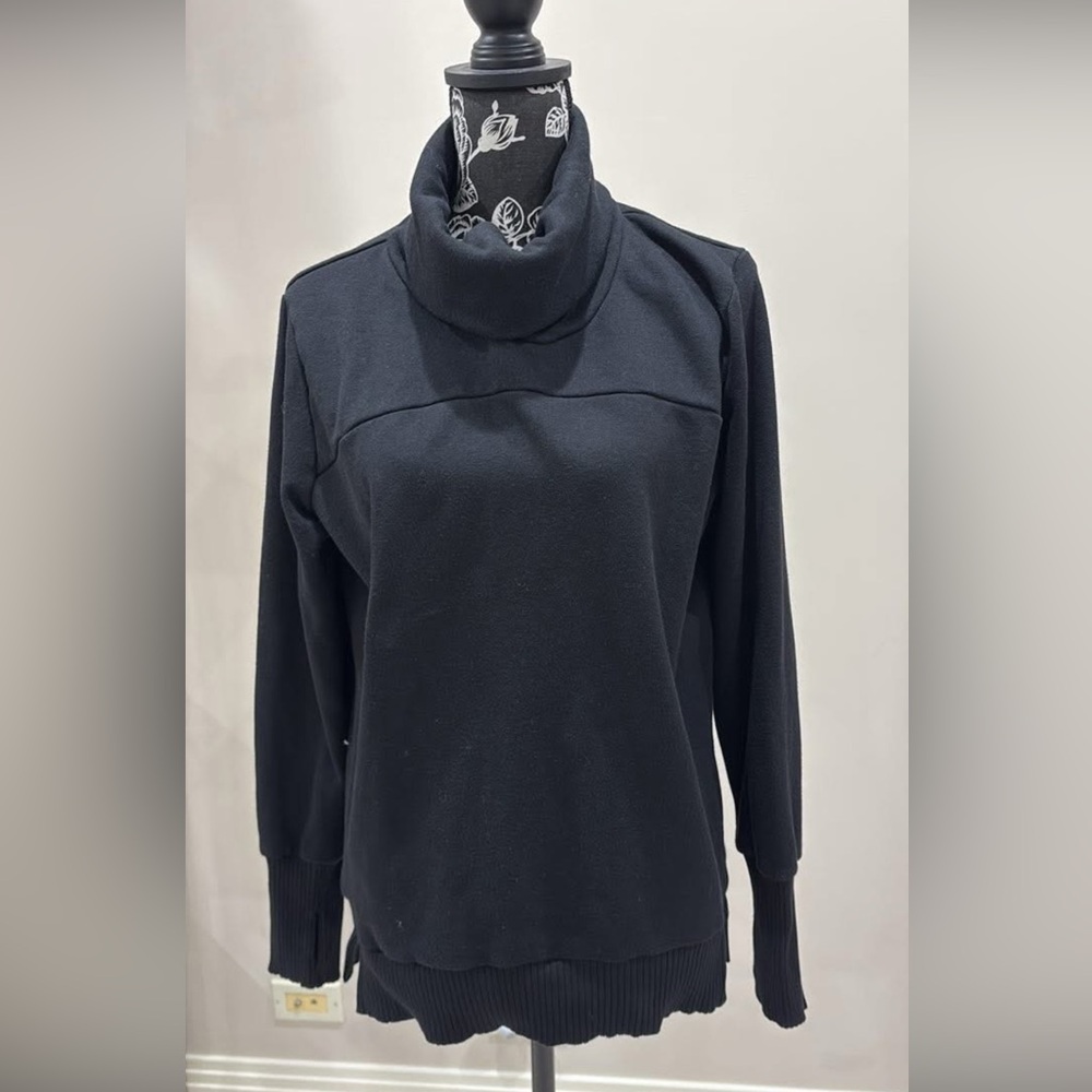 Alo Yoga black turtleneck top large